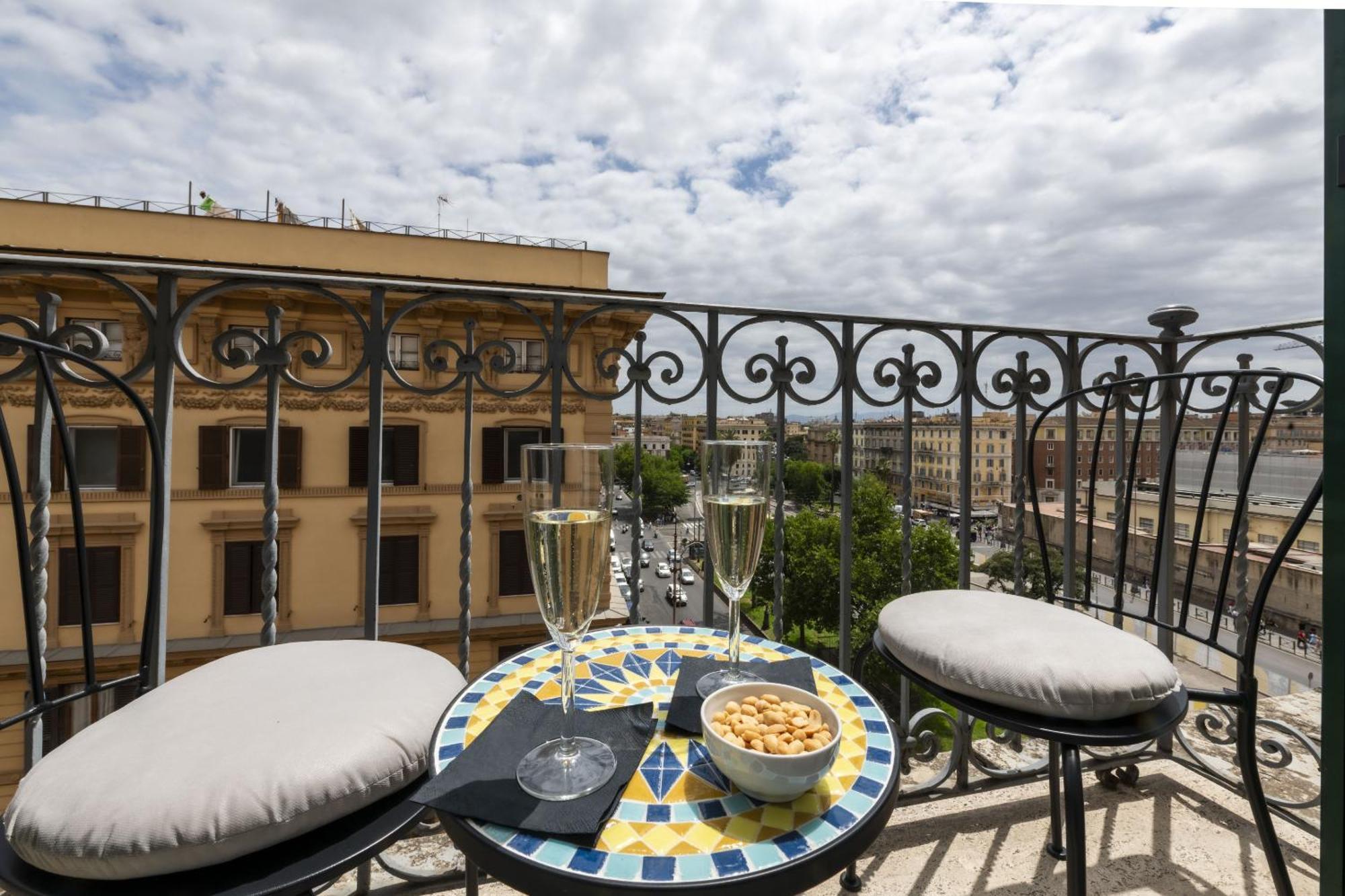 St Peter Twelve Bed & Breakfast Rome Exterior photo