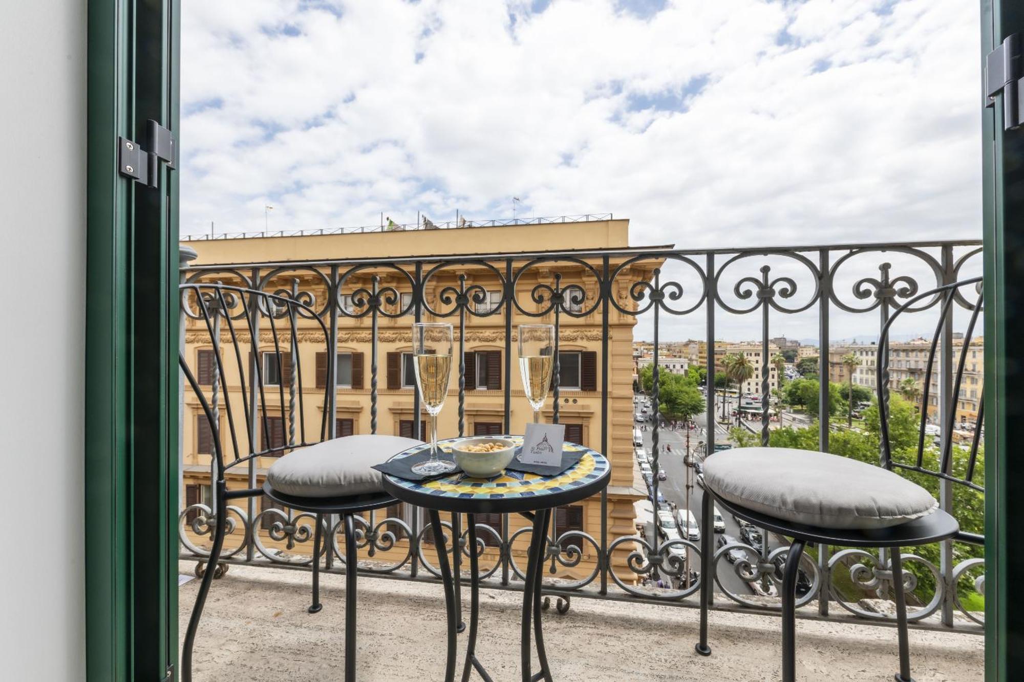 St Peter Twelve Bed & Breakfast Rome Exterior photo