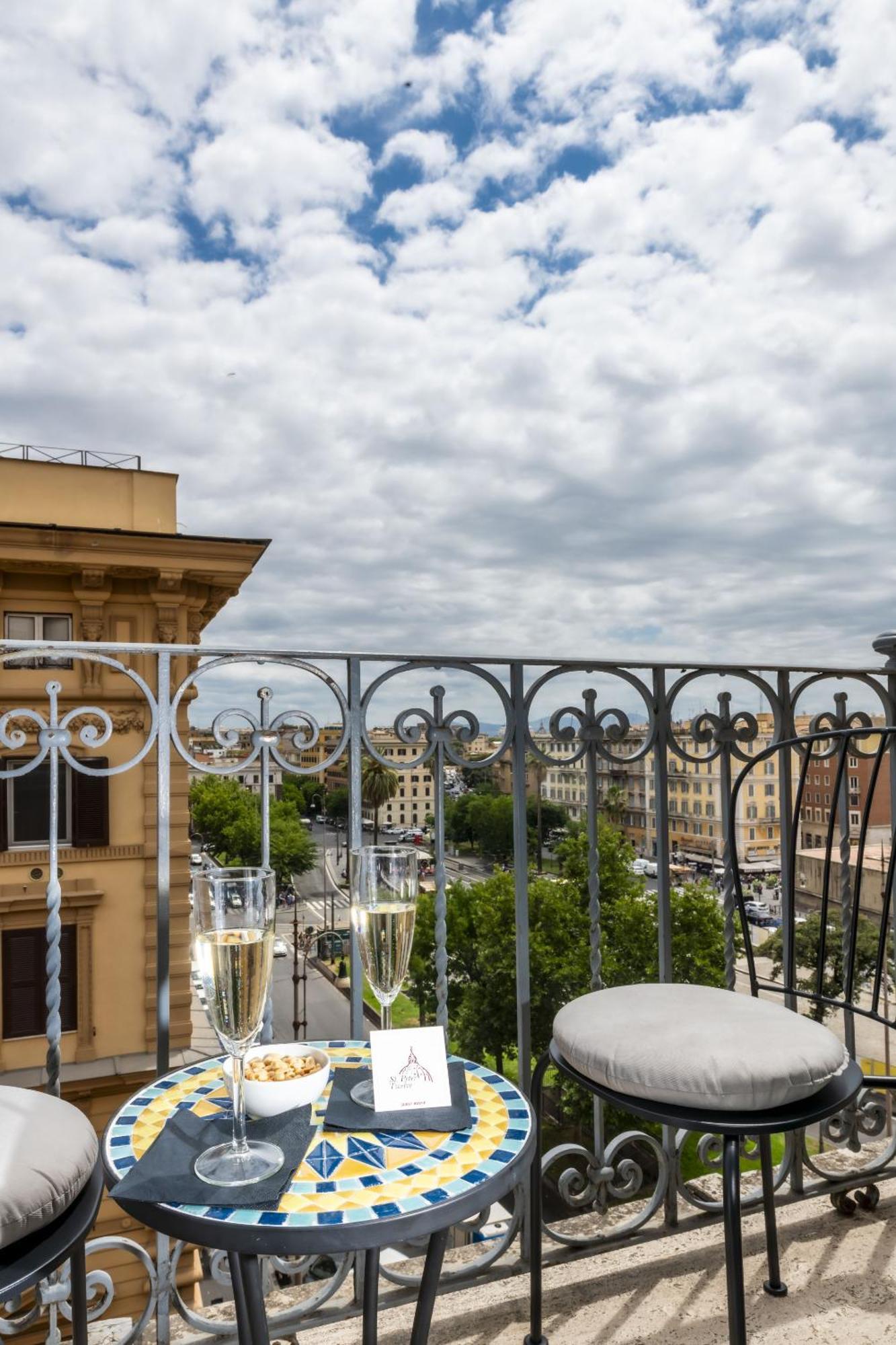 St Peter Twelve Bed & Breakfast Rome Exterior photo